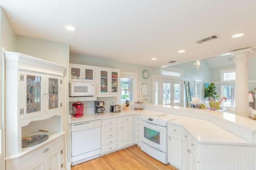Breakers Plus Carriage House Home