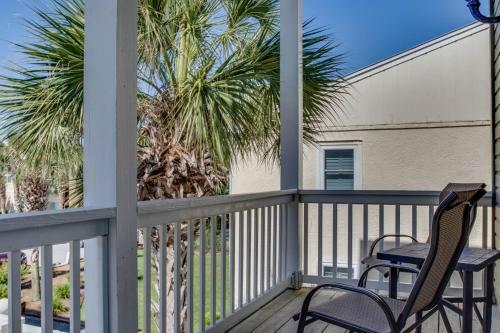 Private Pool, Private Beach Access Point, Beach Music- A Seagrove Delight!