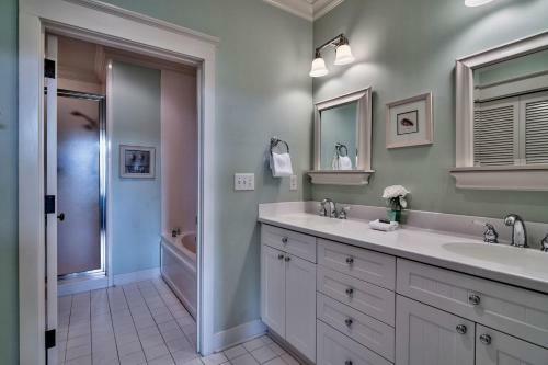 Watercolor By Dune Vacation Rentals - Beach District