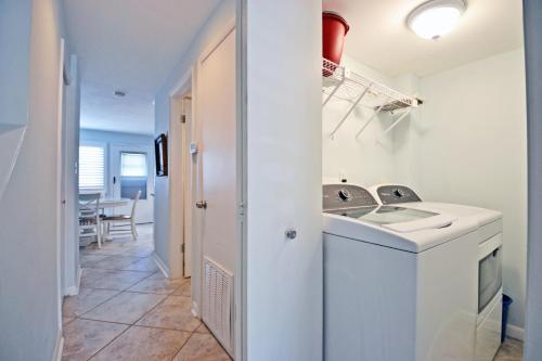 Apartamentos Siesta Beach House 5950 #311