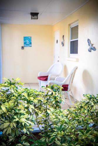323 Canal Rd - Siesta Key Village Condo