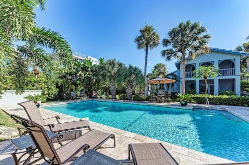 Gated Waterfront Estate With Private Pool & Dock Home