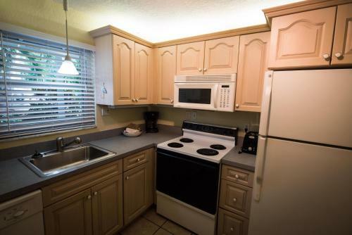 321 Canal Rd - Siesta Key Village Condo