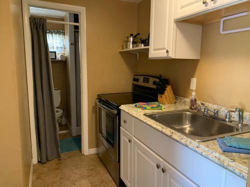 Hotel Pelican Island Cottages