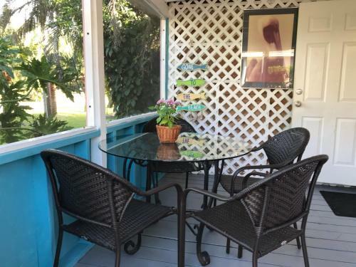 Hotel Pelican Island Cottages