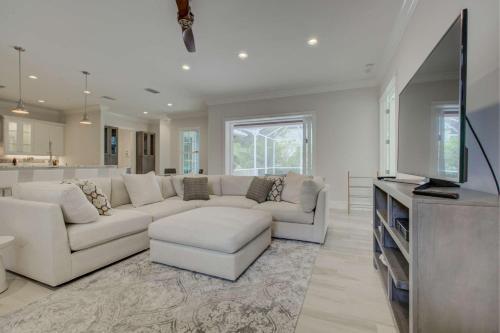 Shell Beach Hollow
