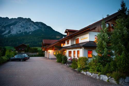 Hostal Resort Amadeus-landhaus Amadeus
