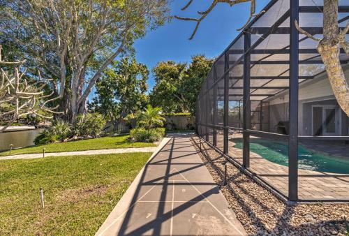 Canalfront Siesta Key Home With Heated Pool And Privacy!