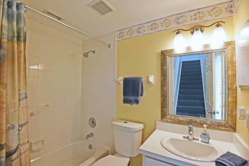 Beach Front And Walking Distance To Village