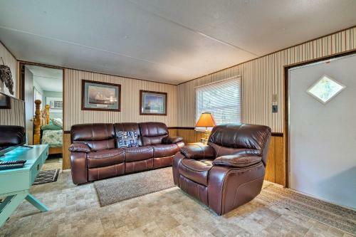 Cabin With Fire Pit, Walk To Steinhatchee River!