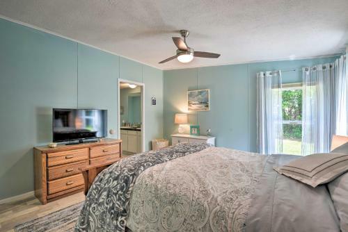 House With Deck And Fireplace, Walk To State Park!