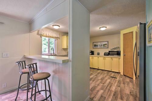 House With Deck And Fireplace, Walk To State Park!