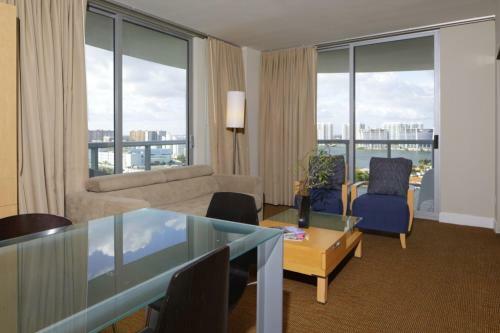 Apartamento 18683 Collins Avenue Condo Unit #1708a