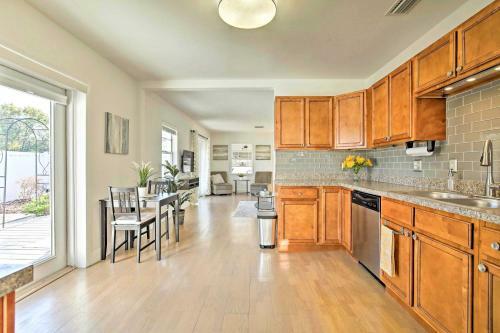 New! Sunny And Walkable Davis Islands Urban Oasis!