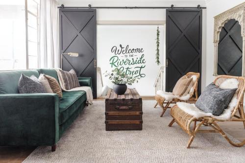 The Riverside Retreat - Near Downtown & Beach! Home