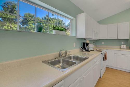 Holiday Home In Tarpon Springs