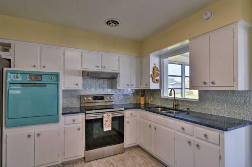 Venice Home With Fire Pit And Grill - 10 Mins To Beach!