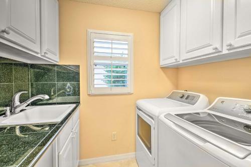House On Golf Course, 2.5 Mi To Lake Sumter!