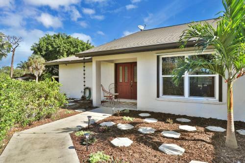 Jacaranda West Retreat