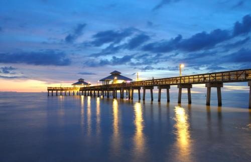 New Listing! Waterfront Haven With Private Hot Tub Home