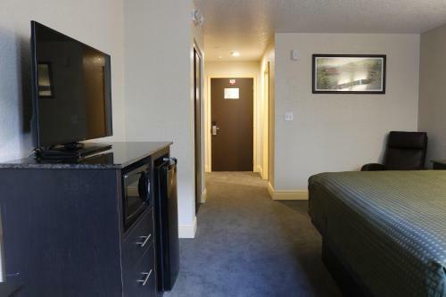 Hotel Pioneer Inn