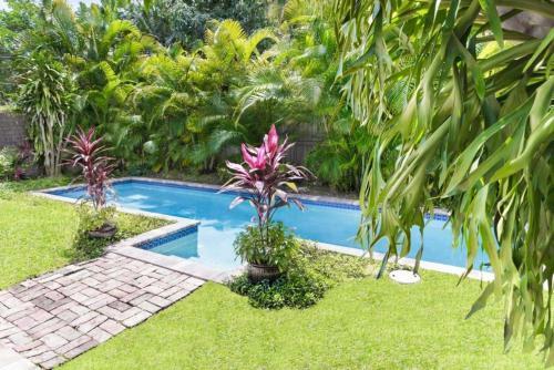 Historic Cottage With Private Pool! Home