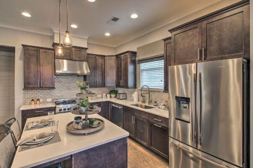 Modern West Town Home - Mins To Downtown Atlanta!