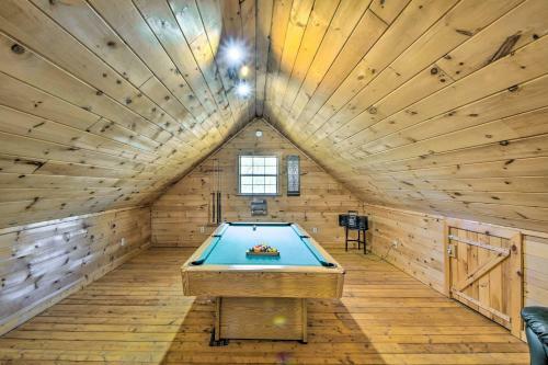 Creekside Cabin In The Blue Ridge Mountains!