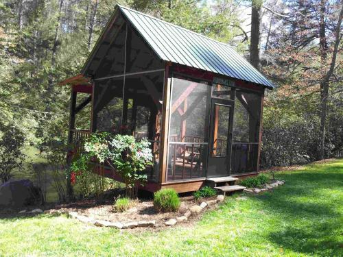 Pick's Riverside Retreat