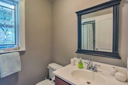 Brunswick Bungalow With Private Patio And Yard!
