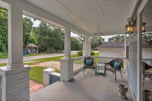 Brunswick Bungalow With Private Patio And Yard!