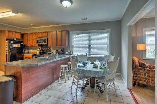 Brunswick Bungalow With Private Patio And Yard!