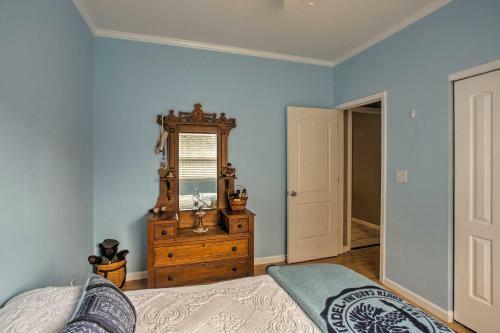 Brunswick Bungalow With Private Patio And Yard!