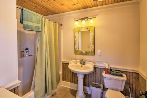 Serving Southern Charm At This Clarkesville House!