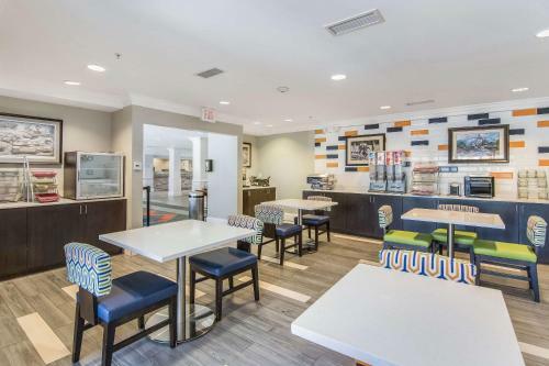 Hotel Mainstay Suites