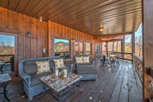 Cardinal's Cradle By Escape To Blue Ridge
