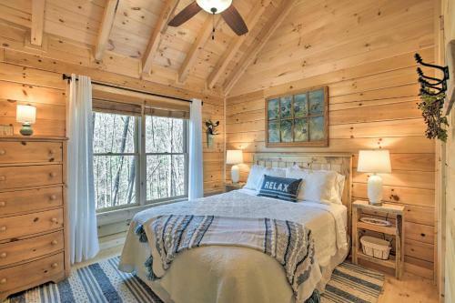 Couples Getaway Cabin By Hiking And Waterfalls!