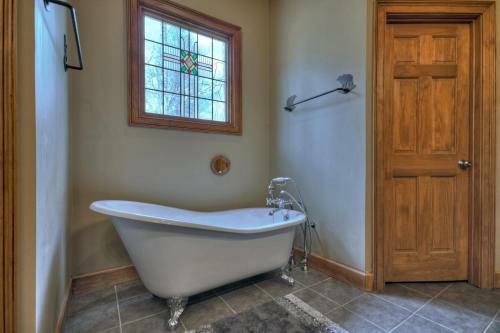 Black Bear River Lodge