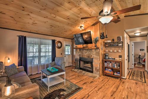 Coosawattee River Hideaway With Private Deck!