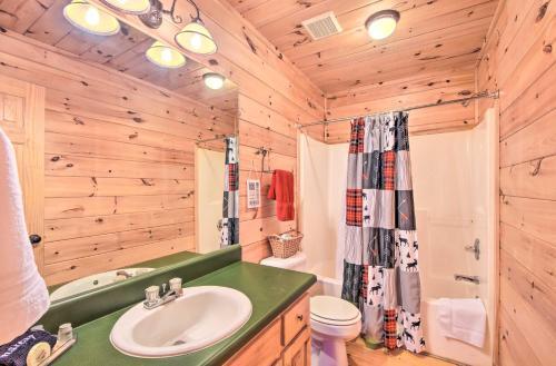 Coosawattee River Cabin Game Room And Hot Tub!