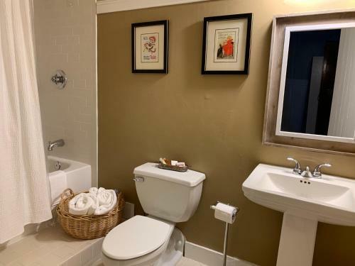 Hotel Woodbridge Inn