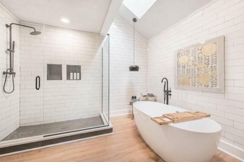 Stylish & Spacious Home Near Atl