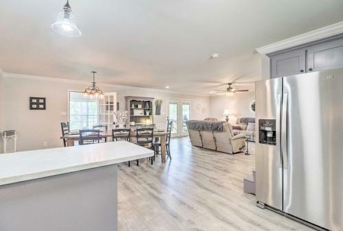 Waterfront Lake Sinclair Home With Boat Dock!