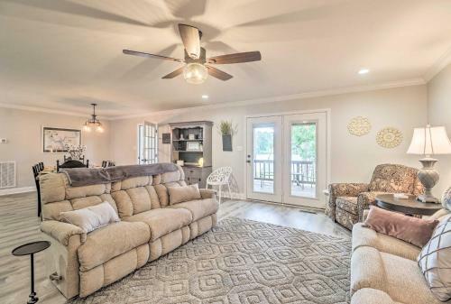 Waterfront Lake Sinclair Home With Boat Dock!