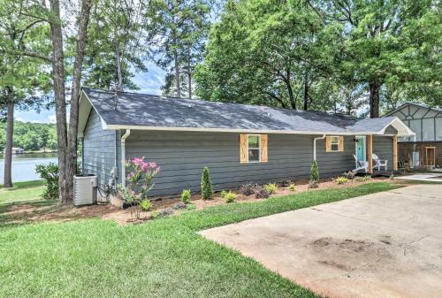 Waterfront Lake Sinclair Home With Boat Dock!