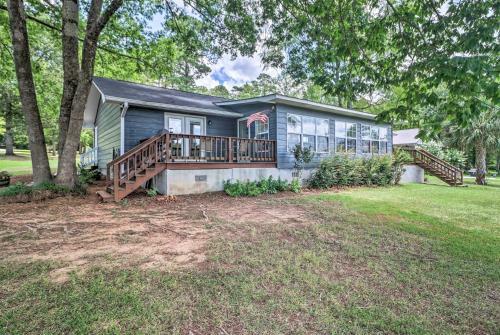 Waterfront Lake Sinclair Home With Boat Dock!