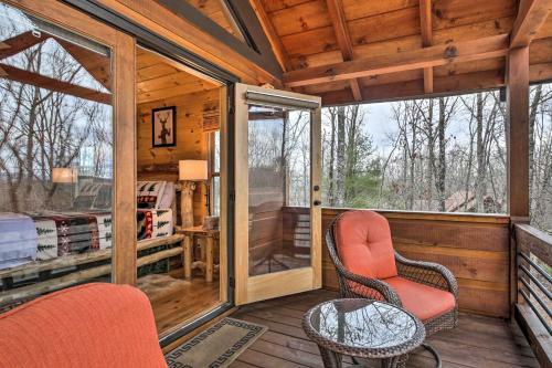 Blue Ridge Mtn View Getaway With Hot Tub And Fire Pit!
