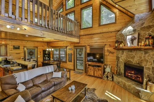 Chateau Relaxeau Breathtaking Spacious Mountain Home On Paved Road