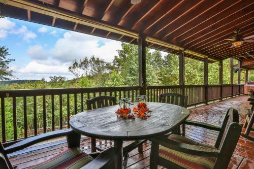 Chateau Relaxeau Breathtaking Spacious Mountain Home On Paved Road