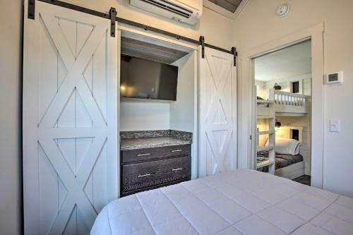 Blue Ridge Mtn Escape Tiny Home In Resort!
